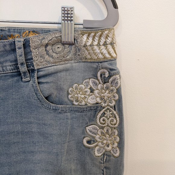 Desigual Exotic Jeans 28 S Skinny Light Blue with Gold Lace Detailing - Picture 2 of 10